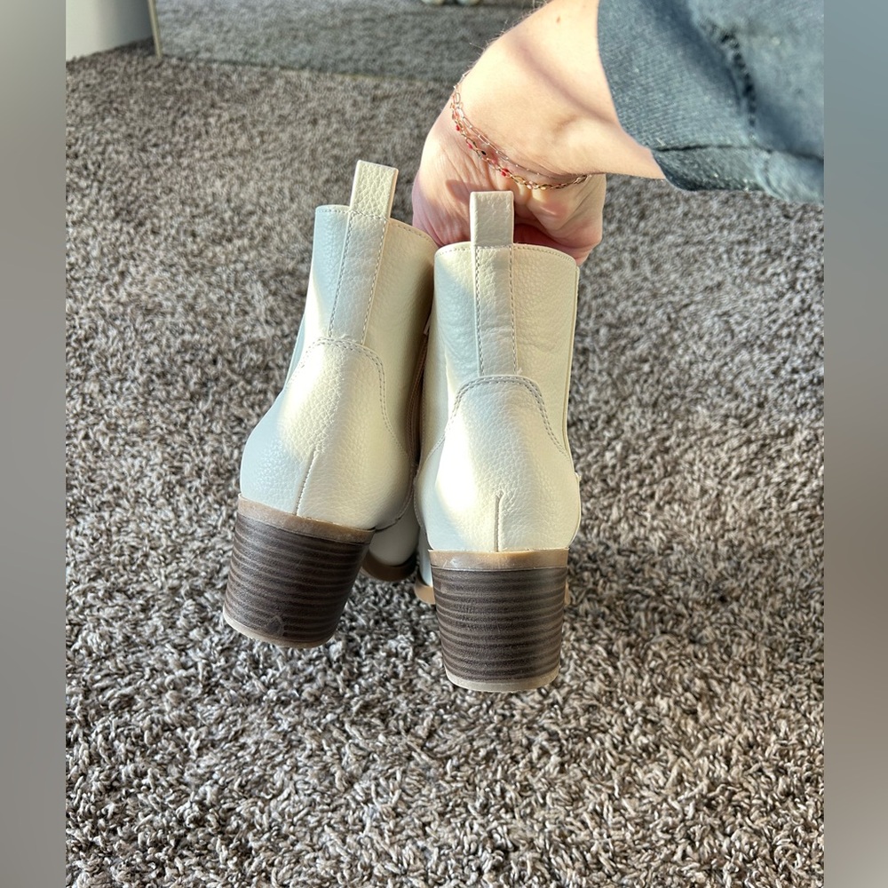 White Ankle Booties Modern Minimalist Style - Picture 6 of 7